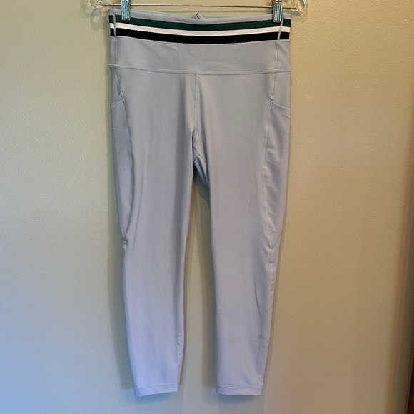 NWOT Athleta Interval Stash Light Blue Legging 7/8 - Picture 1 of 3